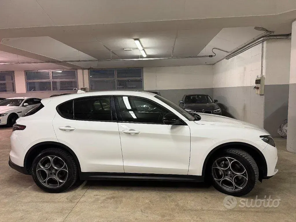 Usata Alfa Romeo Stelvio Veloce 209 CV (153 kW) 2023 Bianco SUV