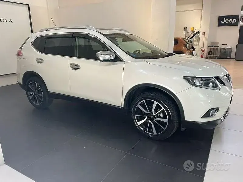 Usata Nissan X-Trail N-Vision 131 CV (96 kW) 2017 Bianco SUV