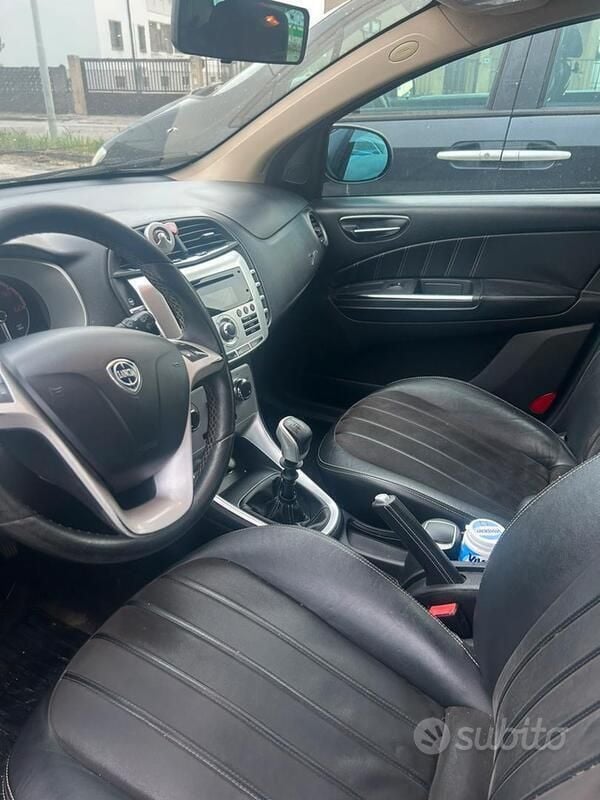 Usata 2009 Lancia Delta Due volumi | 800 € (Super prezzo) - Immagine 1/4