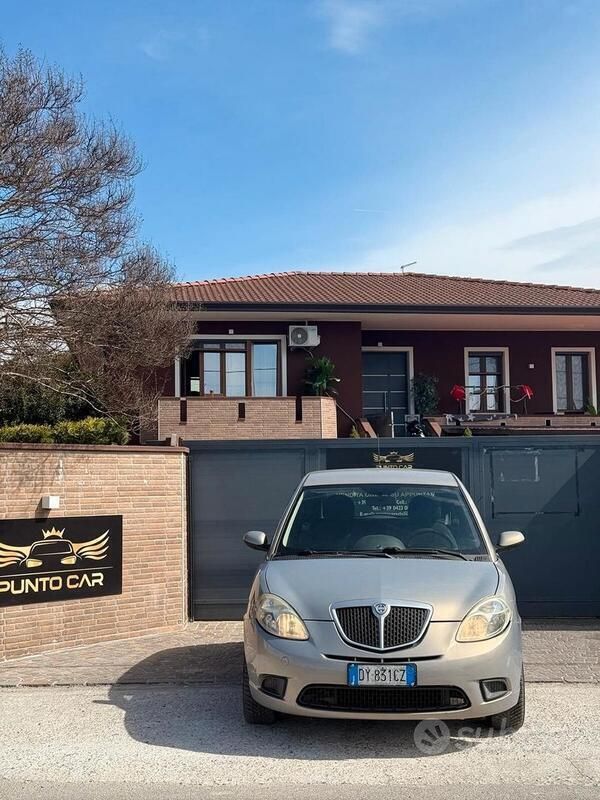 Usata Lancia Ypsilon Platinum 77 CV (56 kW) 2009 Grigio Utilitaria