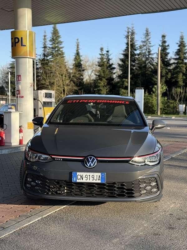 Usata VW Golf VIII GTI 265 CV (194 kW) 2023 Grigio Berlina