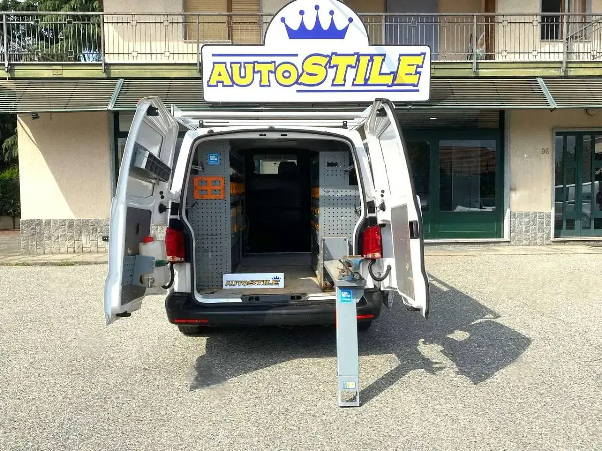Usata VW Transporter 150 CV (110 kW) 2021 Bianco Furgone
