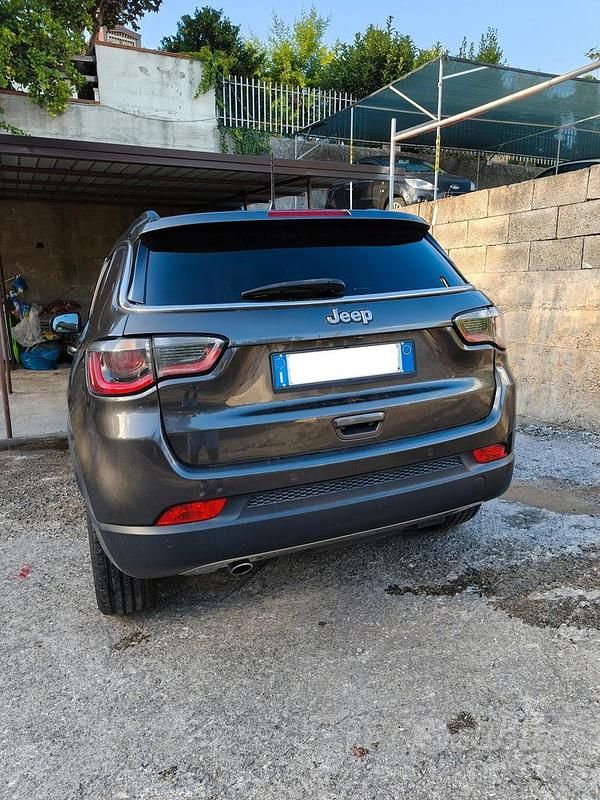 Usata Jeep Compass 120 CV (88 kW) 2019 Grigio SUV