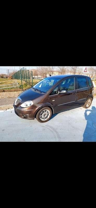 Usata Lancia Musa 77 CV (56 kW) 2011 Monovolume