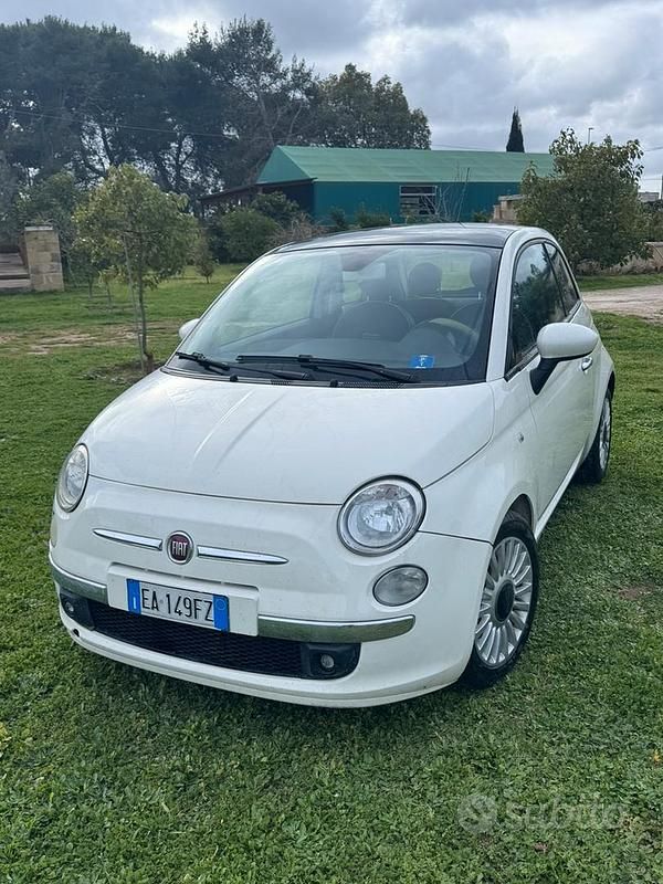 Usata Fiat 500 Lounge 75 CV (55 kW) 2010 Bianco Utilitaria
