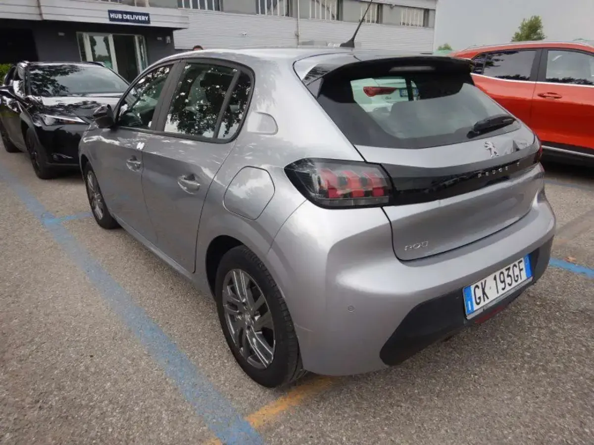 Usata Peugeot 208 Active 101 CV (74 kW) 2022 Grigio Utilitaria