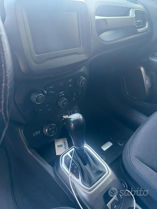Usata Jeep Renegade Limited 140 CV (102 kW) 2020 Rosso SUV