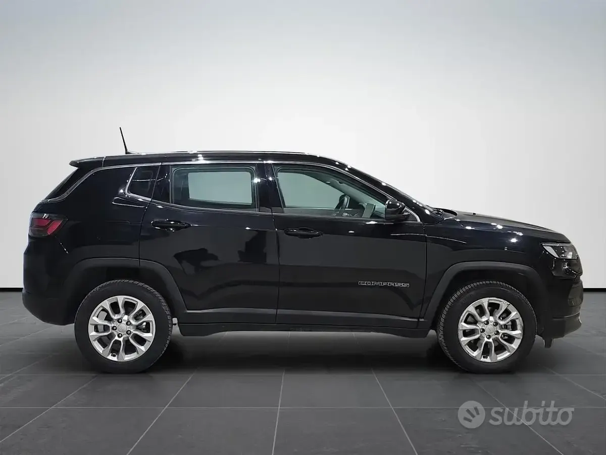 Usata Jeep Compass Altitude 131 CV (96 kW) 2025 Solid black SUV