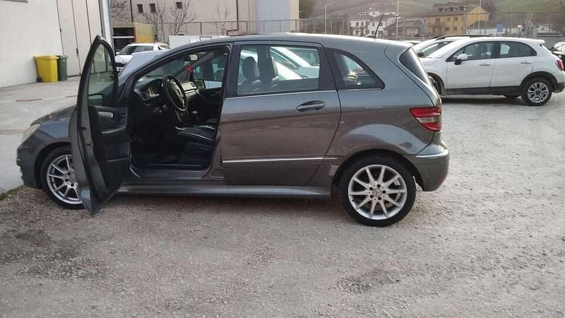 Usata Mercedes B200 Executive 140 CV (102 kW) 2009 Monovolume