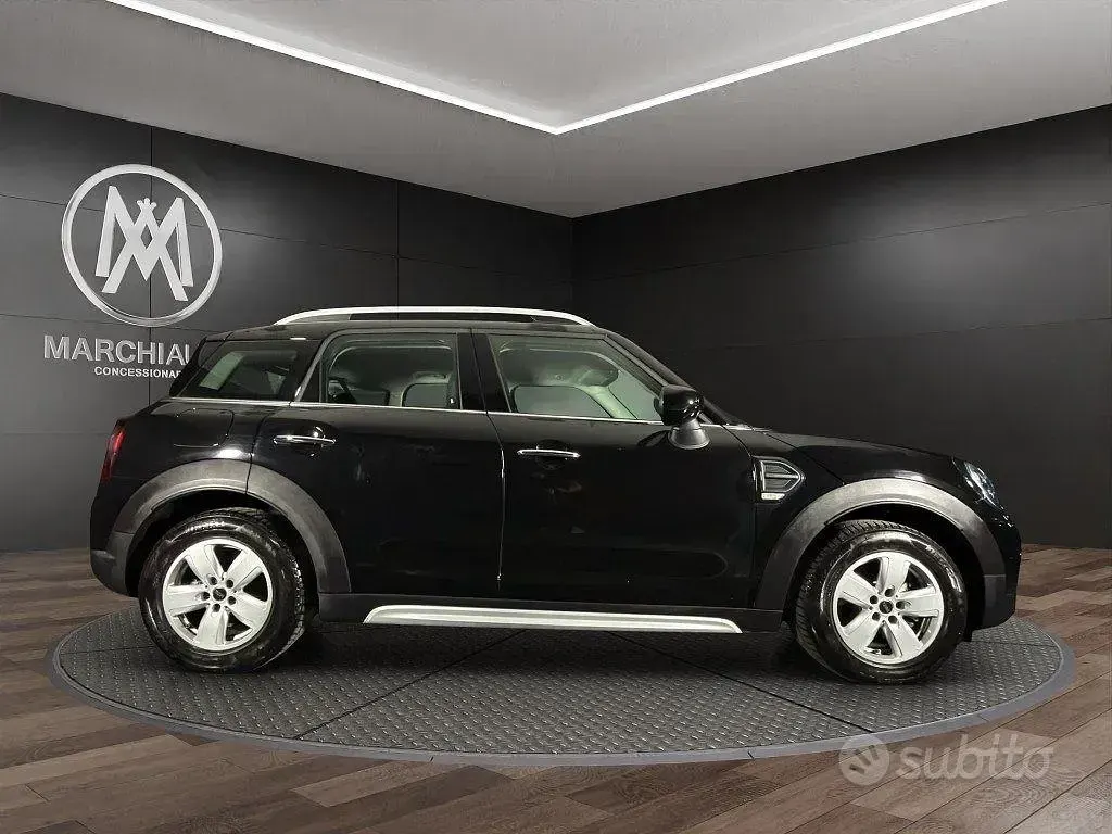 Usata Mini One D Countryman 116 CV (85 kW) 2021 Nero pastello SUV
