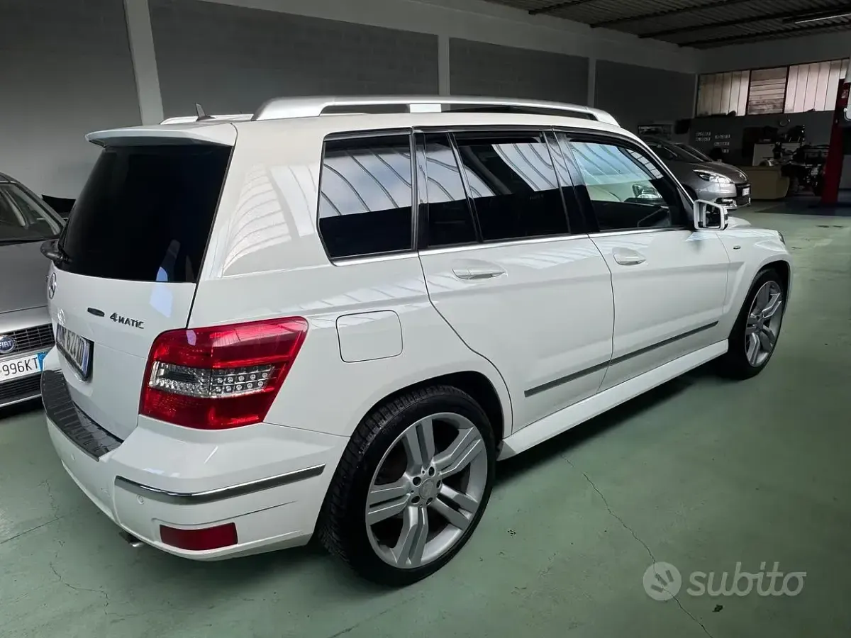 Usata Mercedes GLK320 AMG Edition 1 224 CV (164 kW) 2008 Bianco SUV