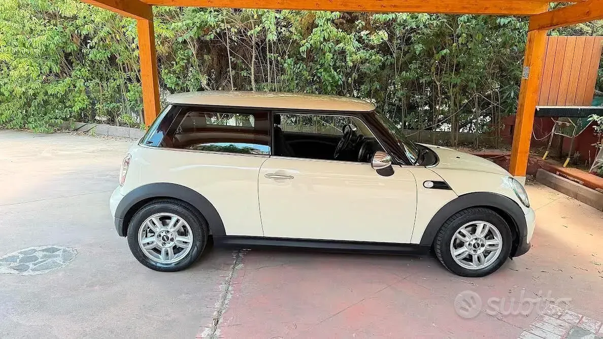 Usata Mini ONE 75 CV (55 kW) 2011 Giallo Utilitaria