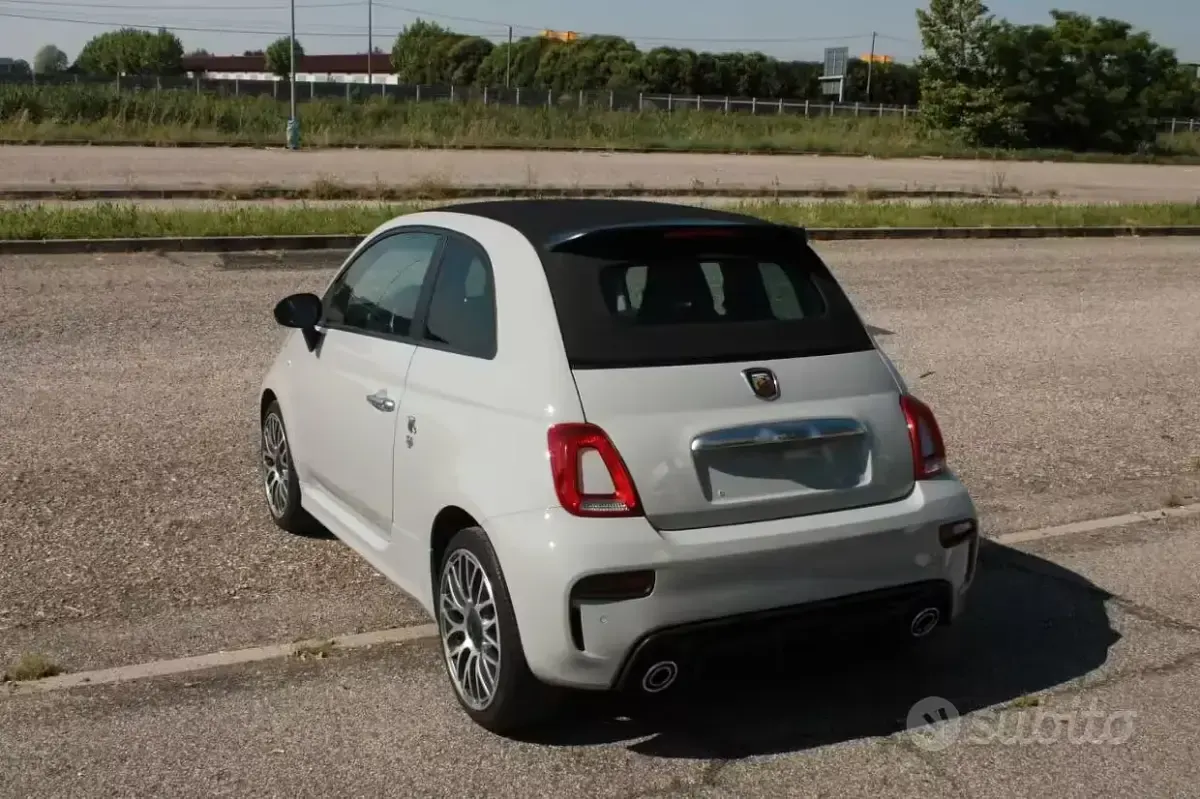 Usata Abarth 595 145 CV (106 kW) 2021 Grigio Berlina