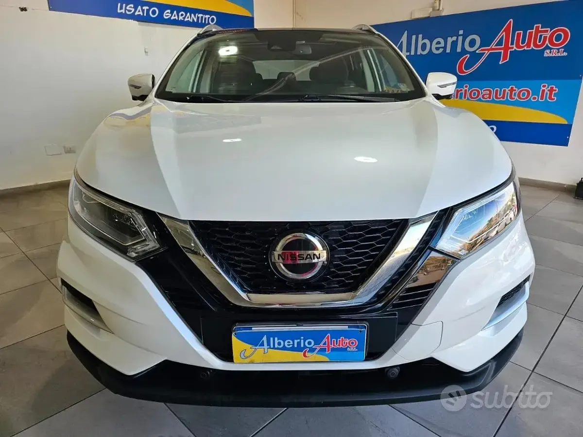 Usata Nissan Qashqai N-Connecta 116 CV (85 kW) 2020 Bianco SUV