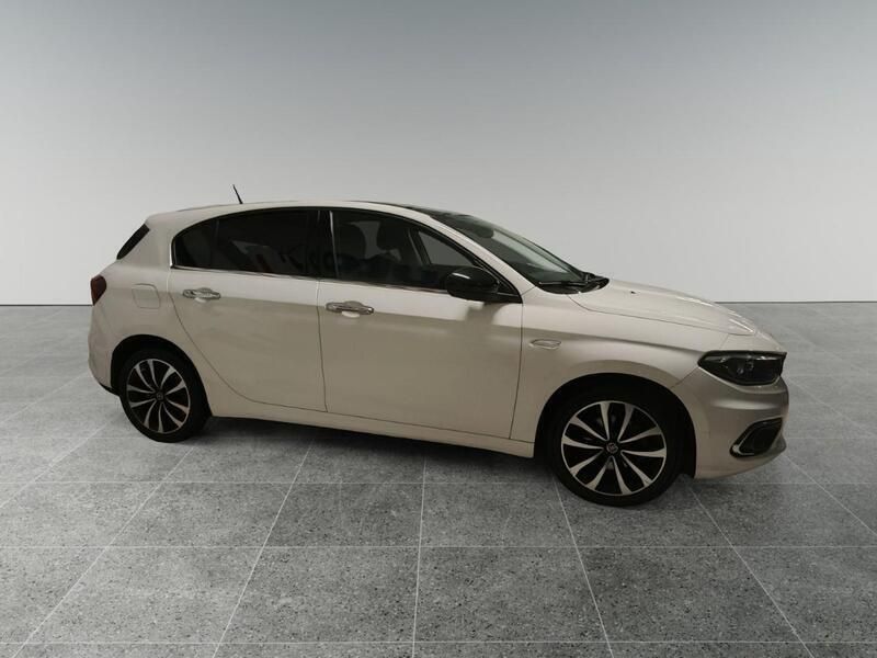 Bianco Usata 2018 Fiat Tipo Lounge Tre volumi | 11.890 € (Cara) - Immagine 1/3