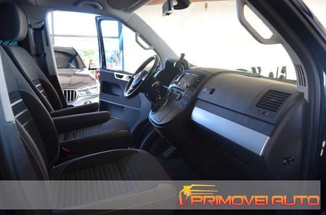 Begagnad VW Multivan Cup 180 HK (132 kW) 2015 Blå Van