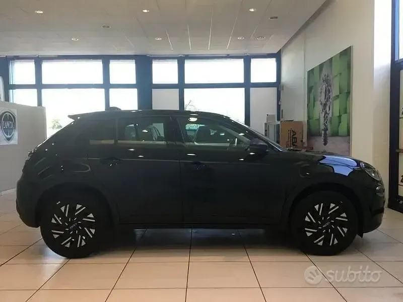 Nuova Fiat 600 Pop 110 CV (80 kW) 2026 Nero SUV
