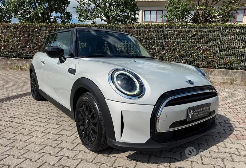 Begagnad Mini Cooper Business 136 HK (100 kW) 2022 Grå Halvkombi