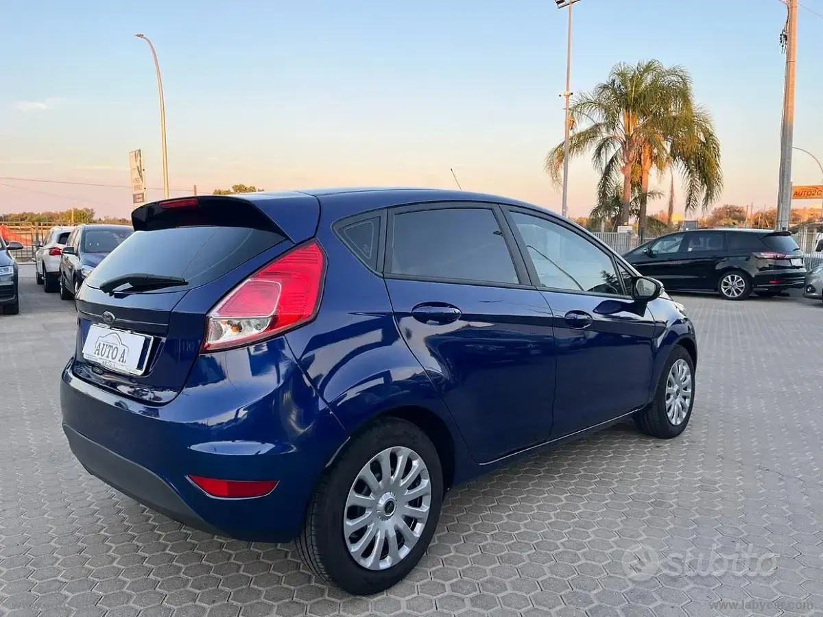 Usata Ford Fiesta Titanium 75 CV (55 kW) 2016 Blu Utilitaria