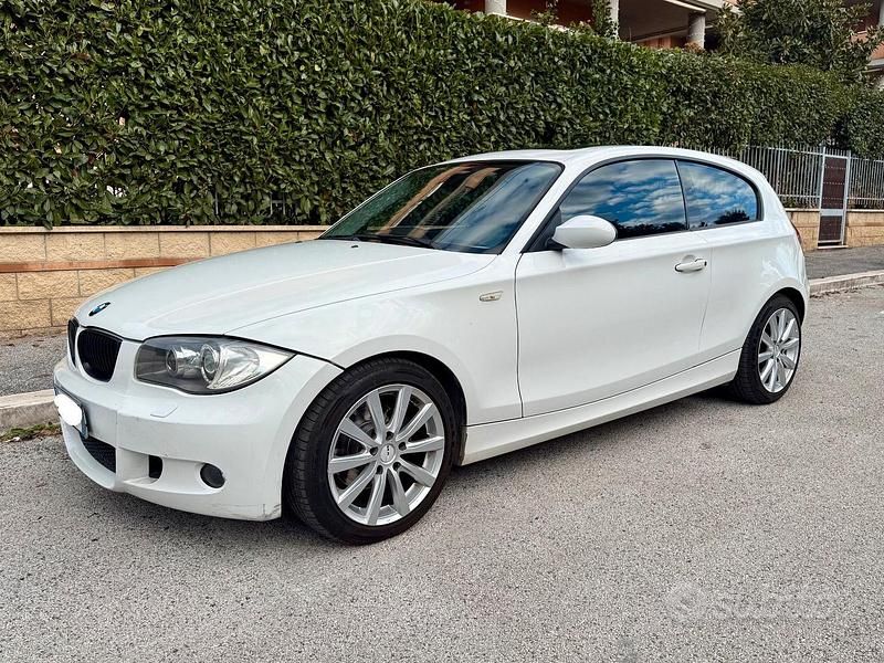 Bianco Usata 2009 BMW 120 Due volumi | 5600 € (Buon prezzo) - Immagine 1/4