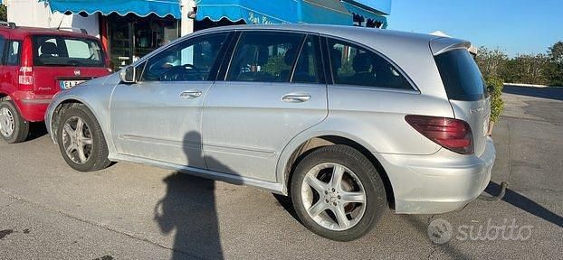 Usata Mercedes R320 164 CV (120 kW) 2007 Grigio Monovolume
