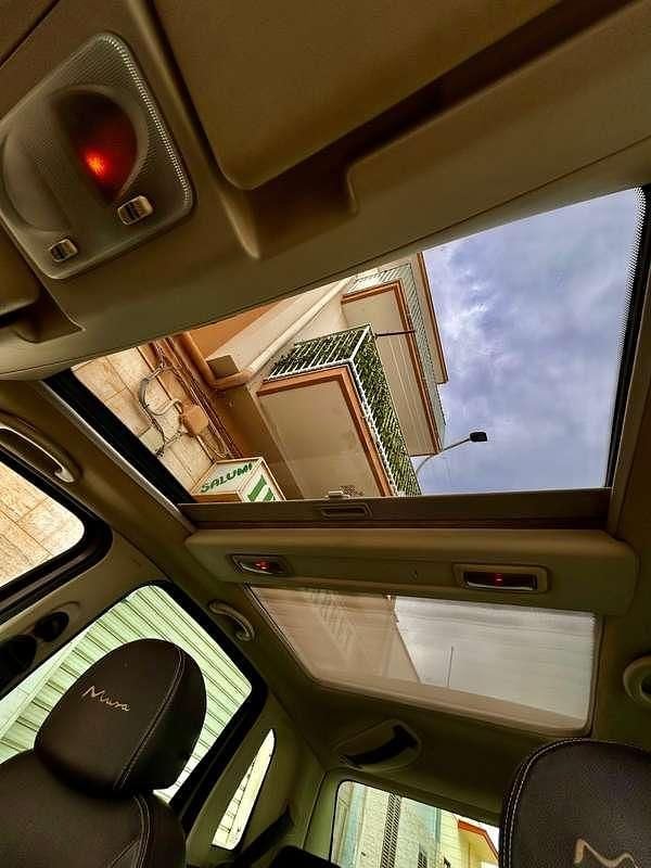 Begagnad Lancia Musa 92 HK (67 kW) 2011 Beige Minibuss