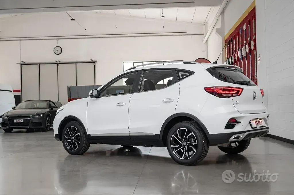Usata MG ZS Luxury 106 CV (77 kW) 2024 Bianco SUV