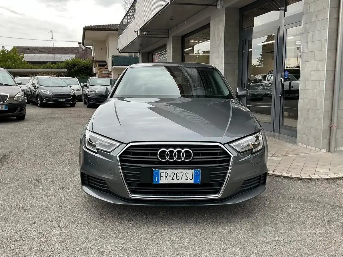 Usata Audi A3 116 CV (85 kW) 2018 Grigio Berlina