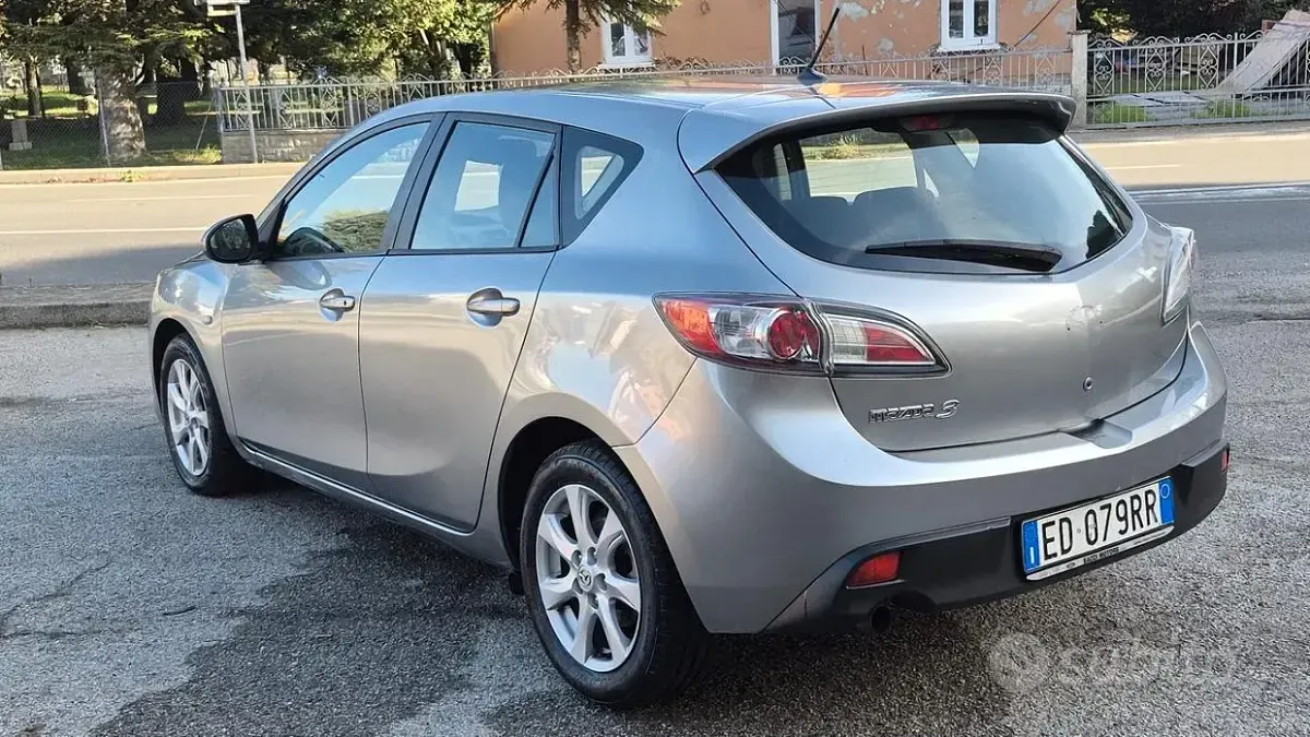 Usata Mazda 3 109 CV (80 kW) 2010 Grigio Berlina