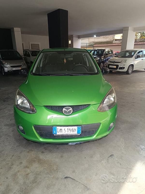 Usata Mazda 2 68 CV (50 kW) 2008 Verde Berlina
