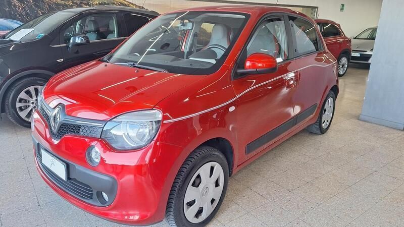 Usata Renault Twingo SE 69 CV (50 kW) 2015 Rosso Utilitaria