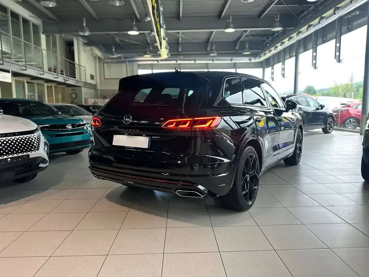 Usata VW Touareg Elegance 231 CV (169 kW) 2021 Nero SUV