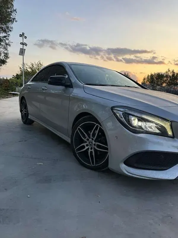 Usata Mercedes CLA200 Business 136 CV (100 kW) 2017 Coupé