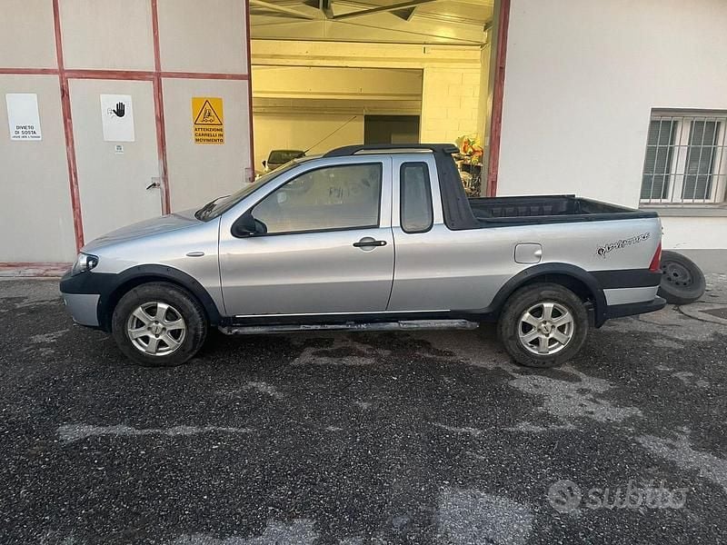 Usata Fiat Strada Trekking 2007 Grigio