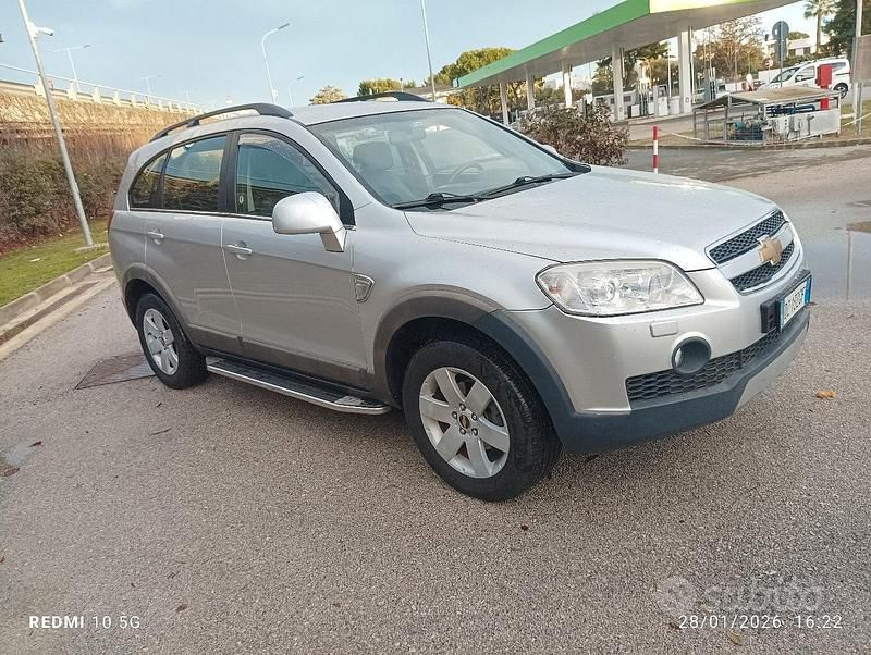 Usata Chevrolet Captiva 127 CV (93 kW) 2009 Grigio SUV