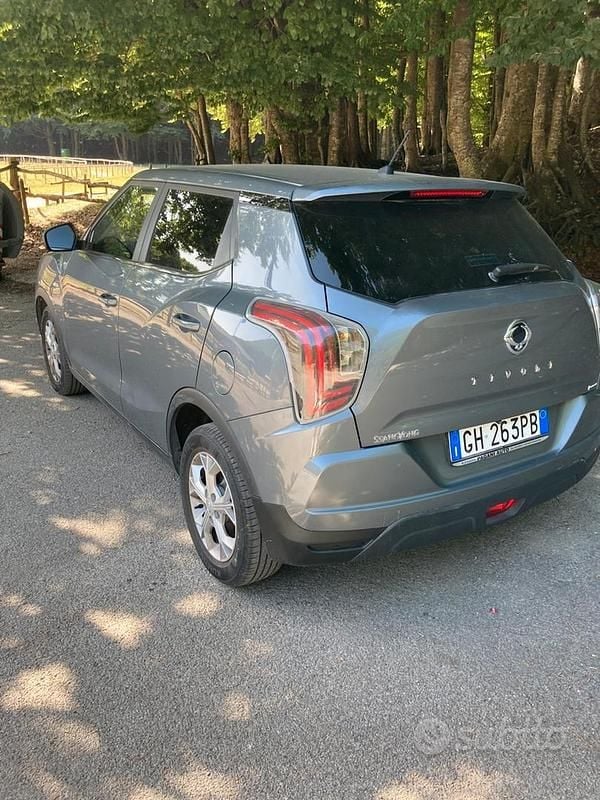 Usata Ssangyong (KGM) Tivoli 128 CV (94 kW) 2022 Grigio SUV