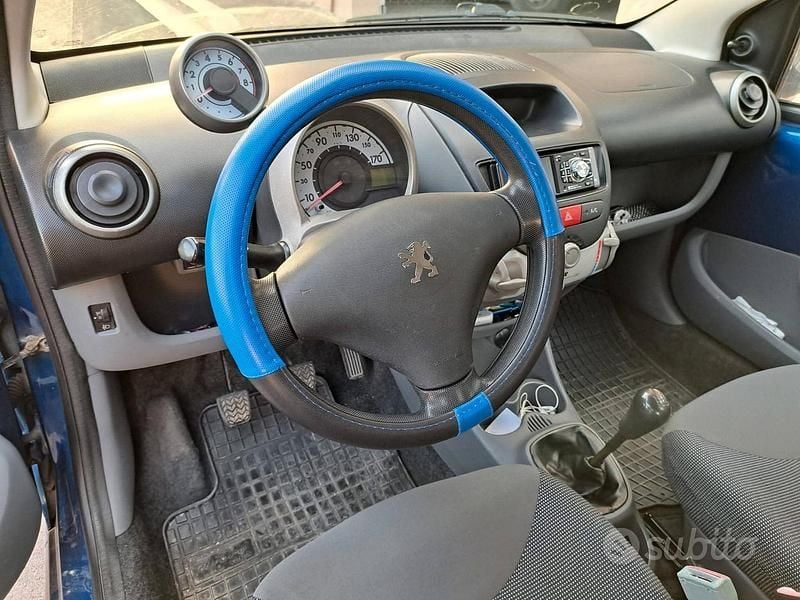 Usata Peugeot 107 68 CV (50 kW) 2006 Blu Utilitaria