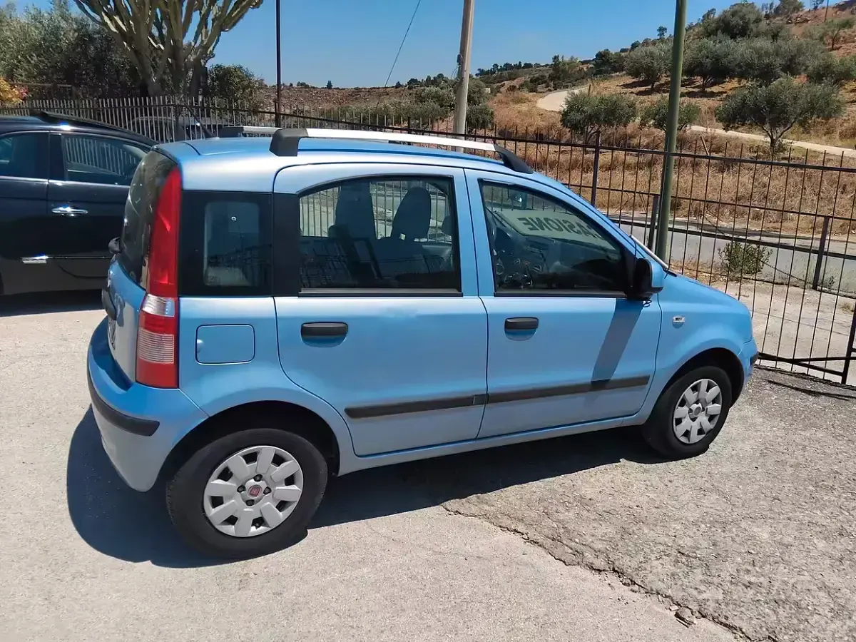 Usata Fiat Panda Active 75 CV (55 kW) 2011 Bluazzurro Utilitaria