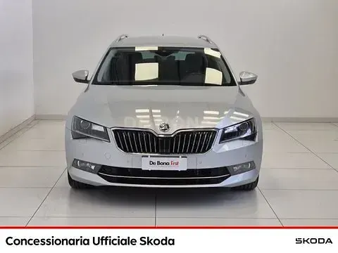 Usata Skoda Superb LAURIN & KLEMENT 190 CV (139 kW) 2019 Argento Station wagon