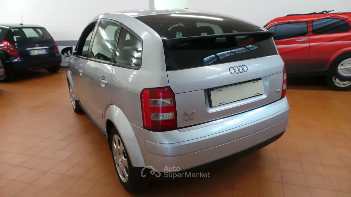 Usata Audi A2 75 CV (55 kW) 2003 Argento Utilitaria