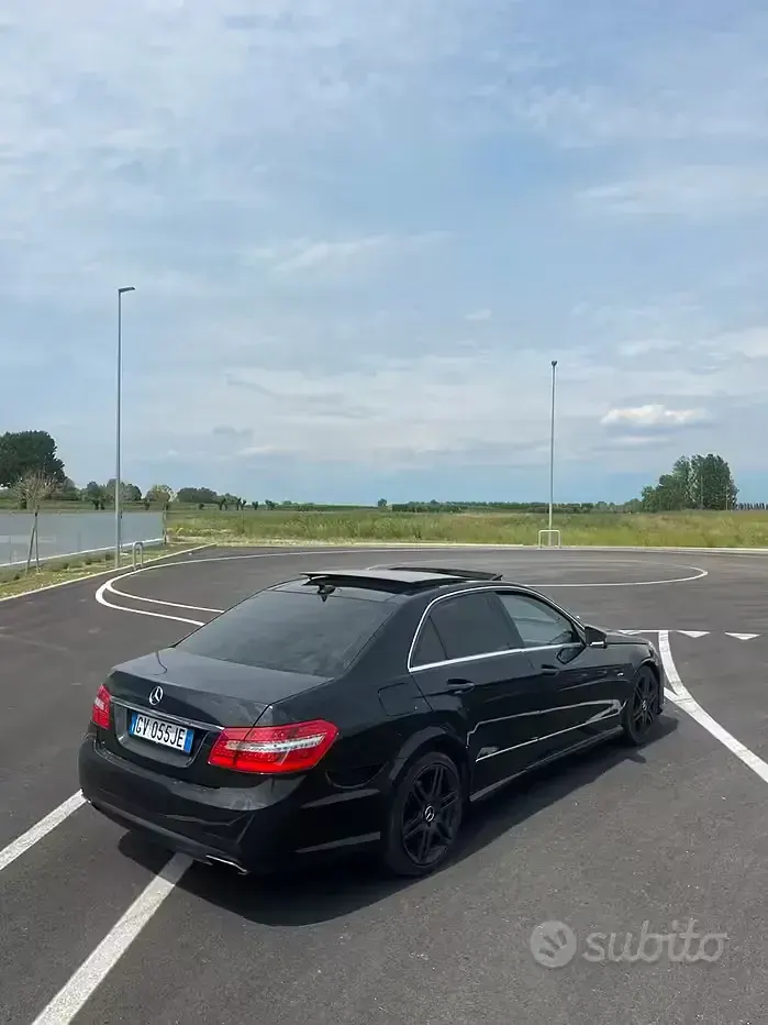 Usata Mercedes E350 Avantgarde 265 CV (194 kW) 2011 Nero Berlina