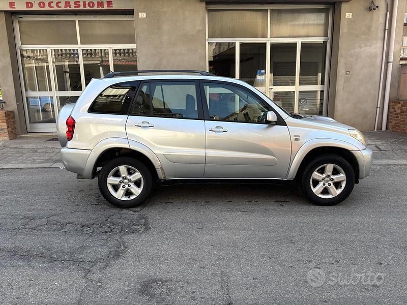 Usata Toyota RAV4 Sol 116 CV (85 kW) 2004 Argento SUV