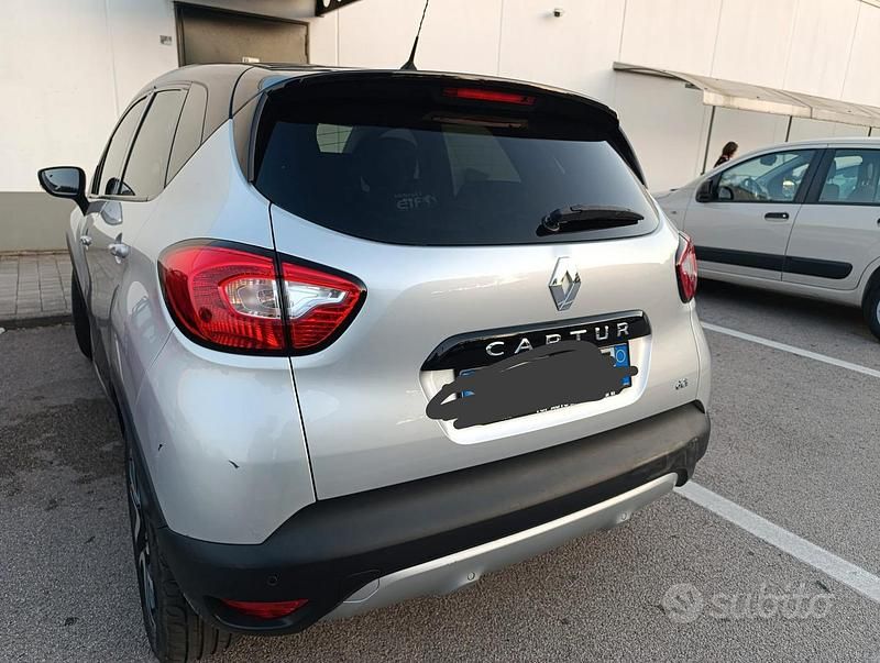Usata Renault Captur 90 CV (66 kW) 2016 SUV