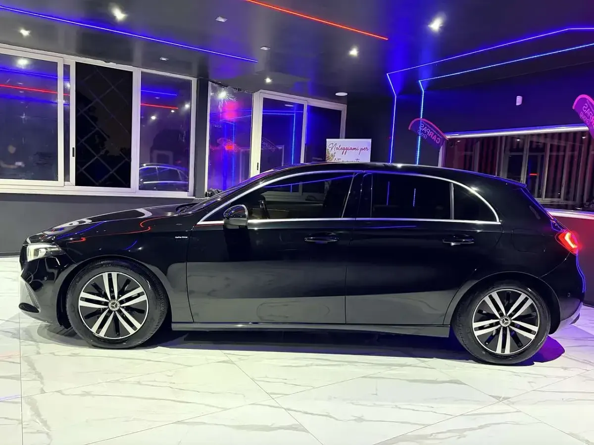 Usata Mercedes A200 150 CV (110 kW) 2022 Nero Berlina