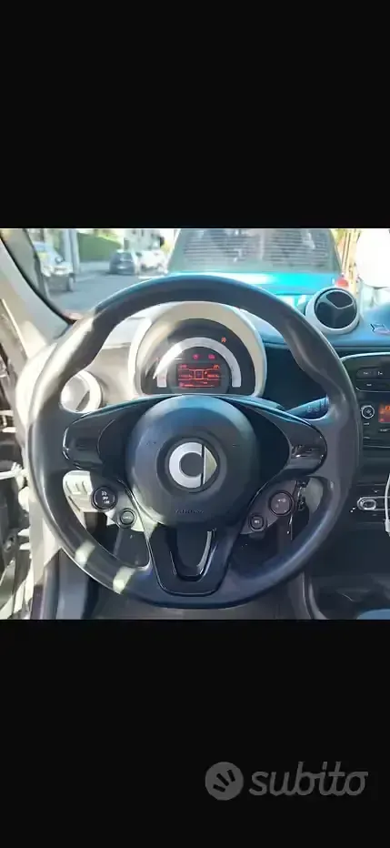 Usata Smart ForFour 71 CV (52 kW) 2019 Nero Utilitaria