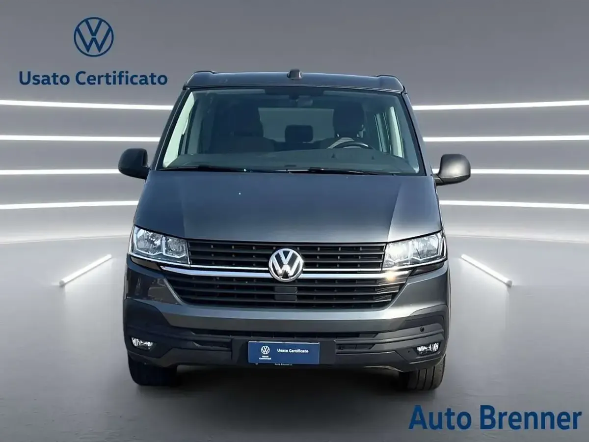 Usata VW California Beach 150 CV (110 kW) 2022 Grigio Furgone