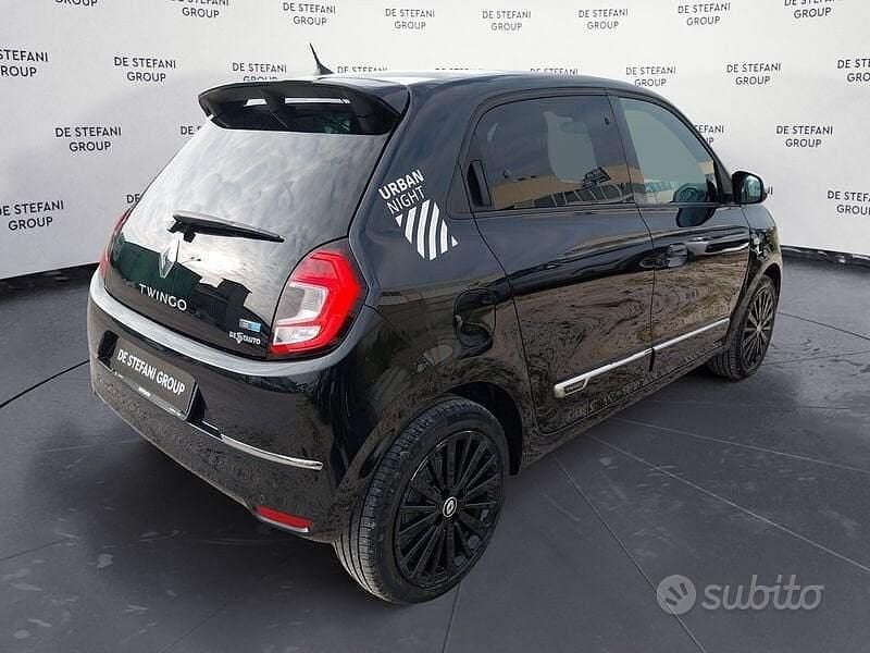 Gebraucht Renault Twingo Urban Night 60 kW (82 PS) 2023 Schwarz Kleinwagen