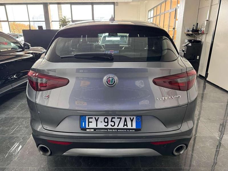 Usata Alfa Romeo Stelvio Executive 209 CV (153 kW) 2019 Grigio stromboli SUV
