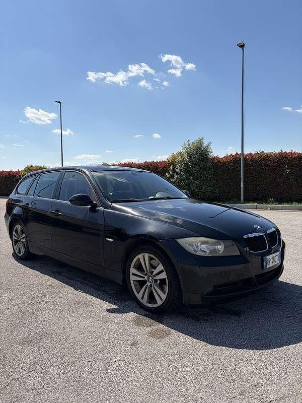 Usata BMW 320 177 CV (130 kW) 2008 Nero Station wagon
