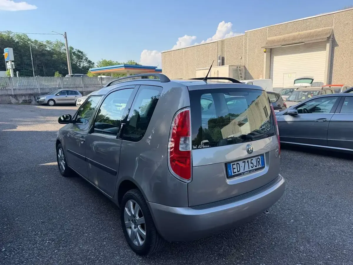 Usata Skoda Roomster Comfort 90 CV (66 kW) 2010 Bronzo Monovolume